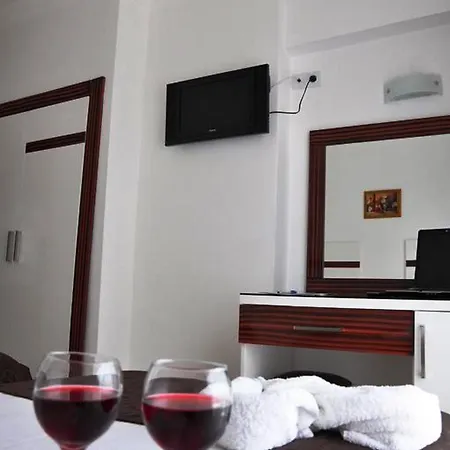 Lara Atalla Hotel 2*